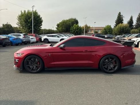 Used 2020 Ford Mustang Shelby GT500 w/ Carbon Fiber Track Pack RWD image 7