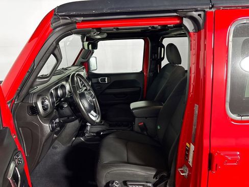 Used 2022 Jeep Wrangler Unlimited Sahara w/ Cold Weather Group image 11