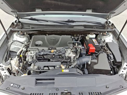 Used 2019 Toyota Camry image 28