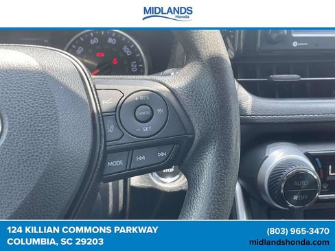 Used 2020 Toyota RAV4 XLE FWD image 21