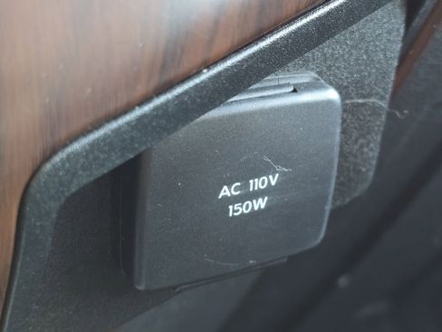 Used 2015 Ford F250 Lariat w/ Lariat Interior Package image 26