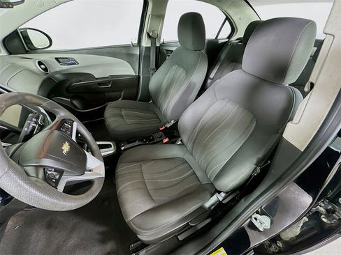 Used 2018 Chevrolet Sonic LT image 25