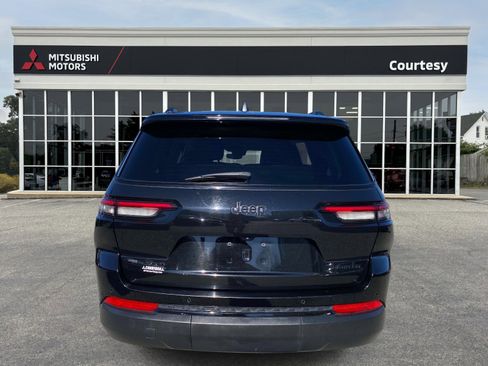 Used 2023 Jeep Grand Cherokee L Limited w/ Black Appearance Package image 4