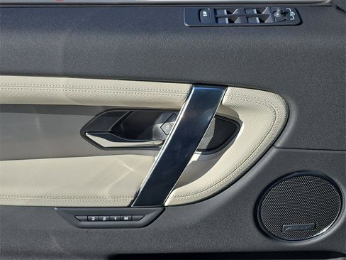 Certified 2025 Land Rover Discovery Sport Dynamic SE image 28