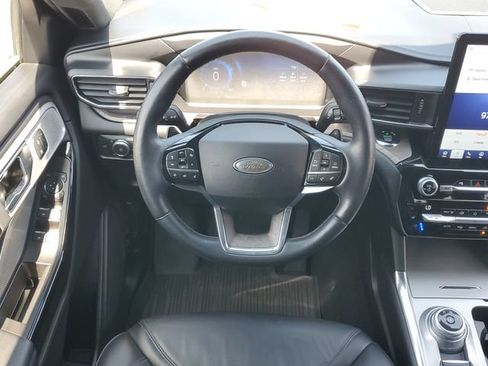 Certified 2021 Ford Explorer Platinum w/ Equipment Group 601A AWD/4WD image 31