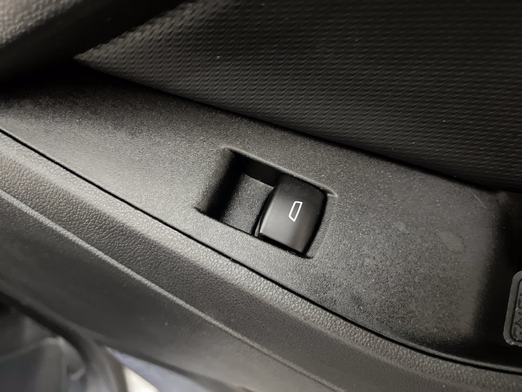 Used 2025 Chevrolet Equinox LT FWD image 26