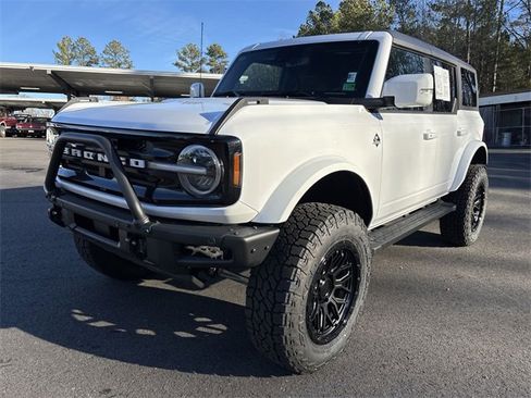 Used 2024 Ford Bronco Outer Banks image 4