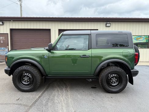 Used 2023 Ford Bronco Black Diamond image 2