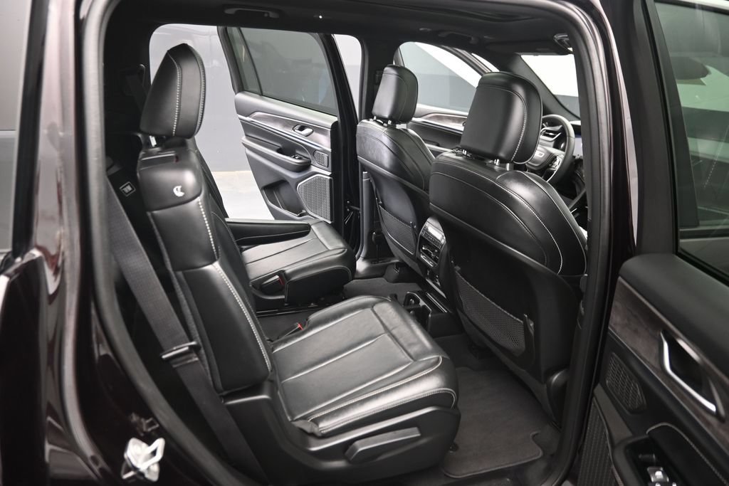 Used 2023 Jeep Grand Cherokee L Overland AWD/4WD image 36