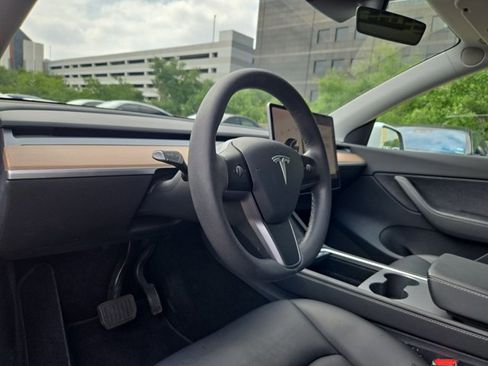 Used 2021 Tesla Model Y Long Range AWD/4WD image 10