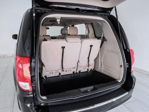 Used 2018 Dodge Grand Caravan SE w/ UConnect Hands-Free Group FWD image 46
