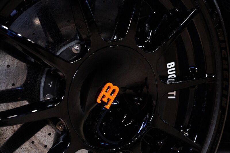 Used 2022 Bugatti Chiron Super Sport AWD/4WD image 17