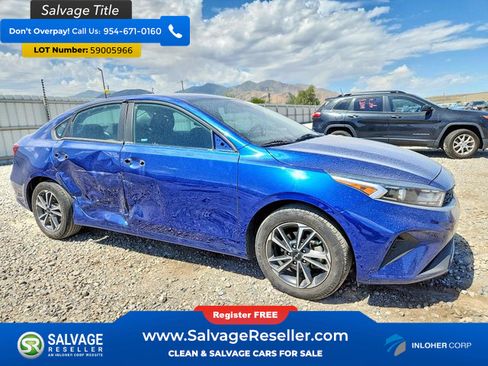 Used 2023 Kia Forte LXS w/ LXS Technology Package FWD image 5