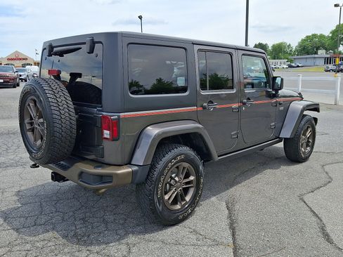 Used 2016 Jeep Wrangler Unlimited Sahara AWD/4WD image 6