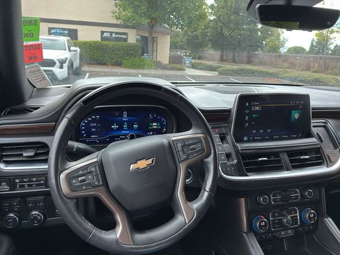Used 2023 Chevrolet Suburban High Country w/ Advanced Technology Package AWD/4WD image 29