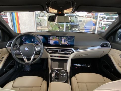 Used 2024 BMW 330i xDrive Sedan w/ Convenience Package image 24