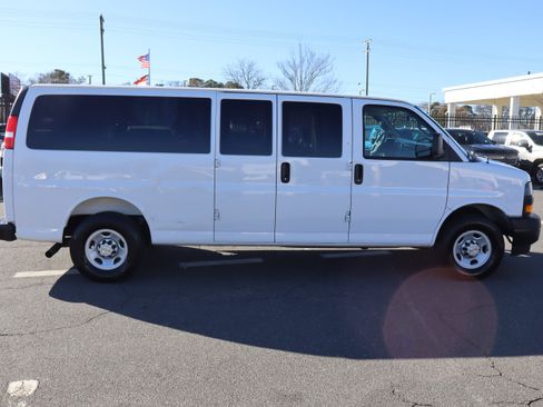 Used 2025 Chevrolet Express 3500 LS image 11