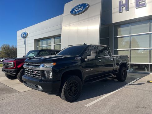 Used 2022 Chevrolet Silverado 2500 LTZ w/ LTZ Convenience Package image 3