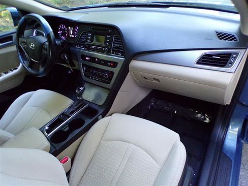 Used 2017 Hyundai Sonata SE FWD image 19