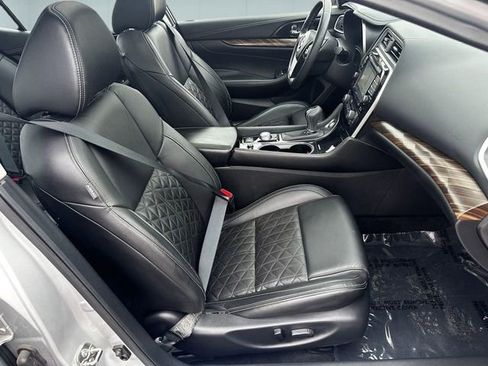 Used 2016 Nissan Maxima Platinum w/ Interior Lighting Package FWD image 30