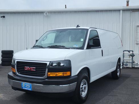Used 2025 GMC Savana 2500 w/ Driver Convenience Package RWD image 1