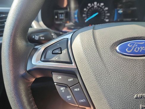 Used 2024 Ford Edge SEL AWD/4WD image 15