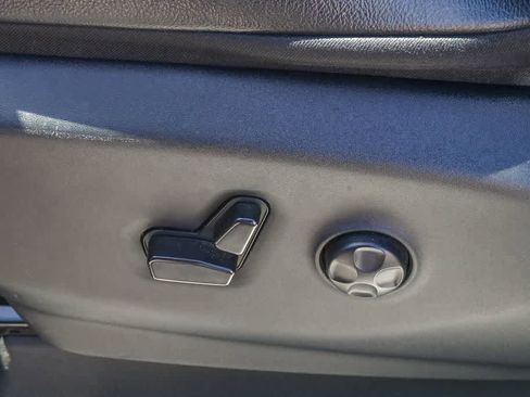 Used 2022 Chrysler Pacifica Touring-L FWD image 15