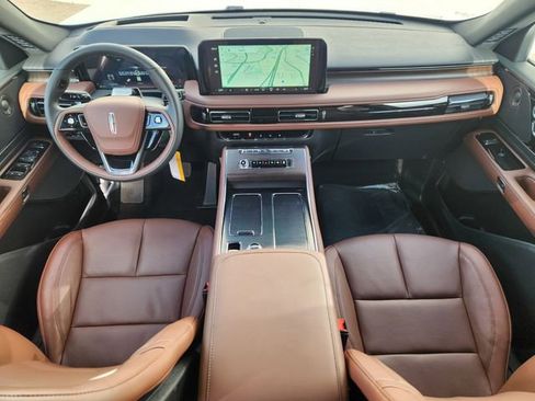 New 2026 Lincoln Aviator Reserve w/ Jet Appearance Package AWD/4WD image 11