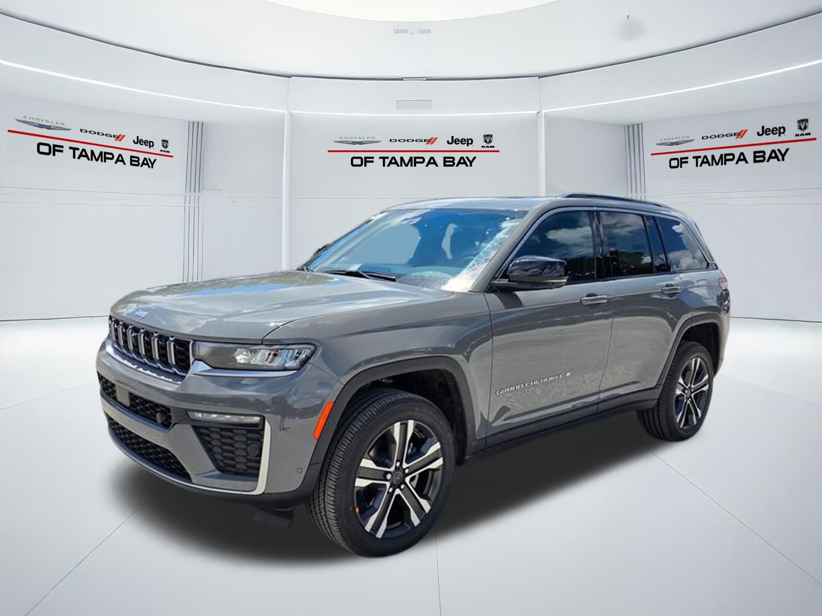New 2027 Jeep Grand Cherokee Limited w/ Technology Group II AWD/4WD image 2