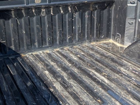 Used 2021 GMC Sierra 1500 SLT w/ X31 Off-Road Package image 11