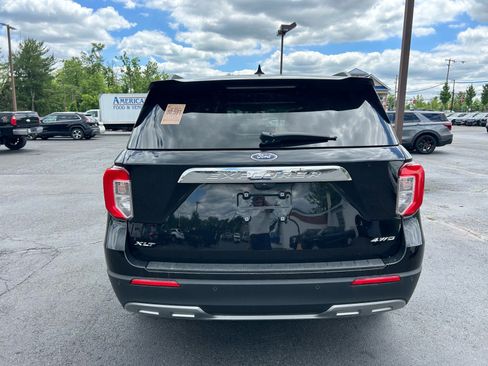 Used 2024 Ford Explorer XLT w/ Equipment Group 202A AWD/4WD image 6