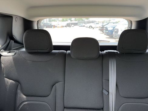 Used 2022 Jeep Renegade Latitude w/ Convenience Group AWD/4WD image 13