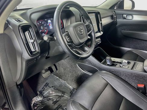 Used 2020 Volvo XC40 T5 Momentum AWD/4WD image 9