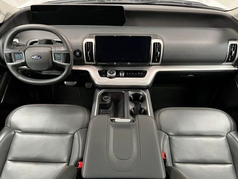 Used 2025 Ford Expedition Active AWD/4WD image 19