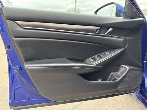 Used 2018 Honda Accord Sport image 15