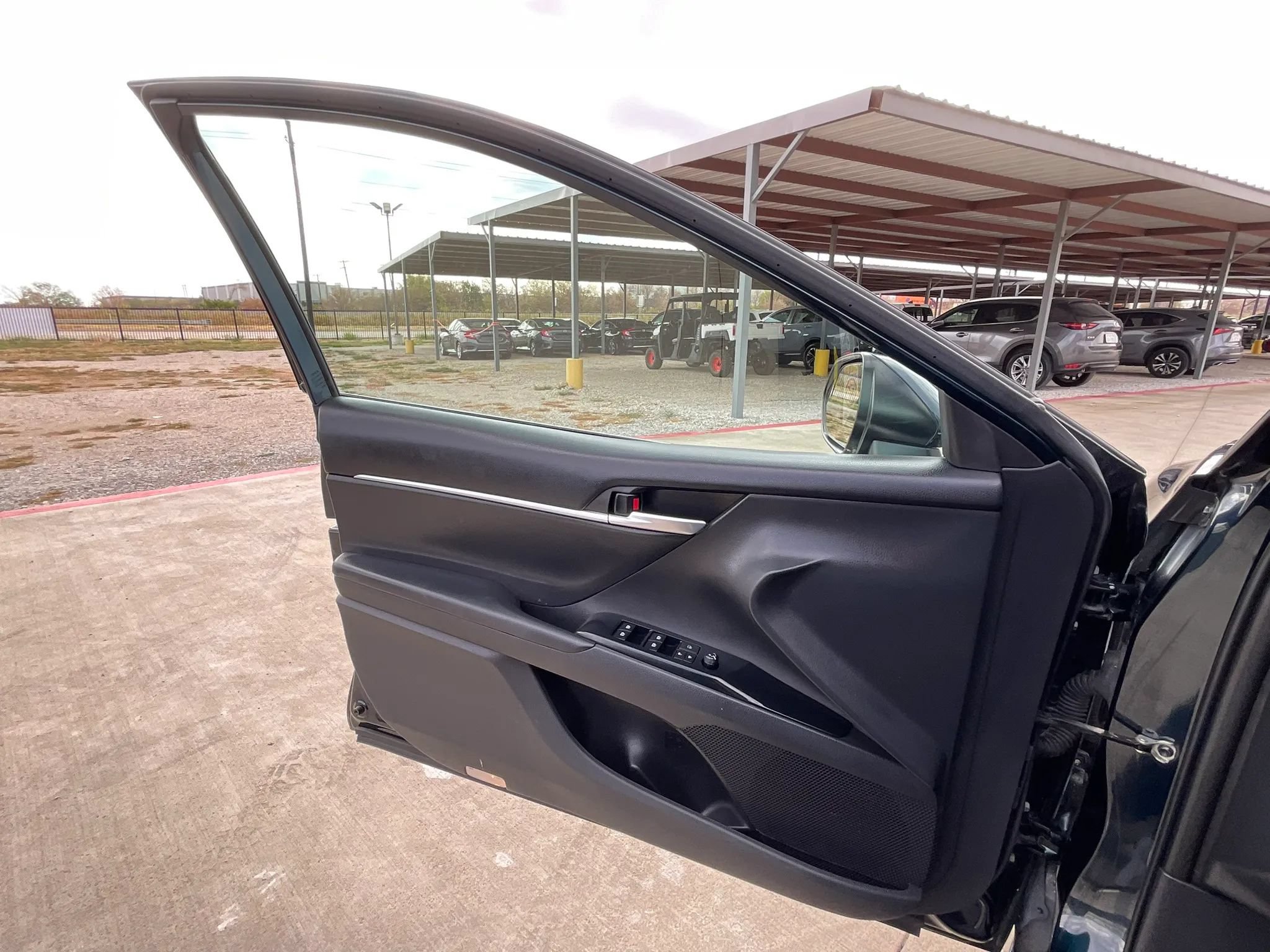 Used 2018 Toyota Camry LE w/ Audio Package FWD image 31