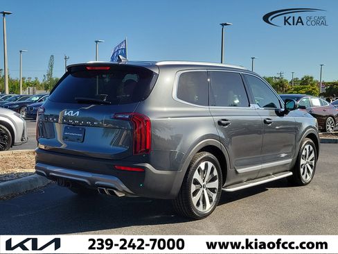 Used 2022 Kia Telluride EX w/ EX Premium Package FWD image 6