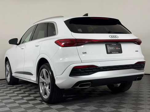 Used 2025 Audi Q5 Premium AWD/4WD image 3