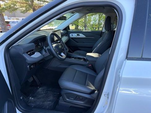 New 2026 Ford Explorer Active w/ Active Comfort Package AWD/4WD image 13