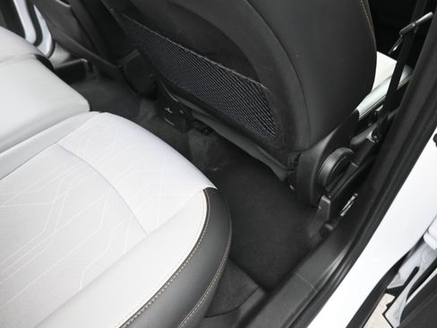 Used 2019 Chevrolet Trax LT w/ LT Convenience Package image 18