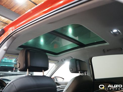 Used 2022 Audi e-tron Premium Plus w/ Premium Plus Package image 35