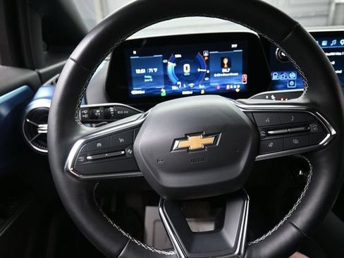 Used 2024 Chevrolet Equinox EV LT w/ LPO, Active Package AWD/4WD image 8