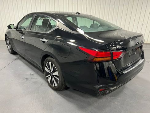 Used 2022 Nissan Altima 2.5 SV image 14