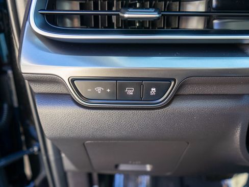 Certified 2025 Kia Carnival SX FWD image 22