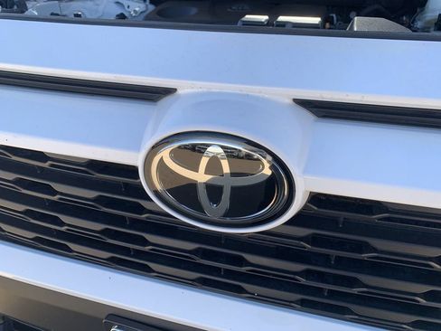 Used 2024 Toyota RAV4 XLE FWD image 29