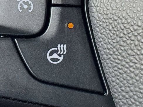 Used 2024 Chevrolet TrailBlazer RS w/ Driver Confidence Package image 33