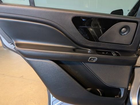 Used 2021 Lincoln Aviator Reserve w/ Elements Package Plus image 22