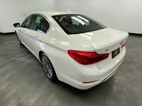 Used 2017 BMW 540i xDrive AWD/4WD image 4