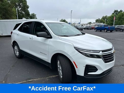 Used 2022 Chevrolet Equinox LS w/ LS Convenience Package FWD image 2