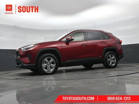 Used 2023 Toyota RAV4 LE AWD/4WD image 40